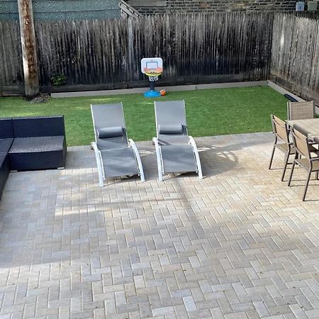 Lincoln Park Apartment With Backyard! Chicago Exterior photo