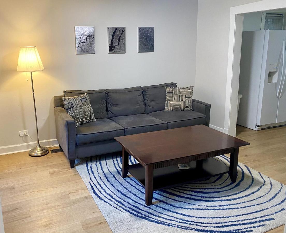 Lincoln Park Apartment With Backyard! Chicago Exterior photo